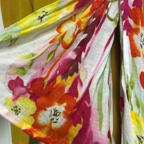🔥3/$15🔥 Old Navy Floral Scarf - Picture 4 of 6